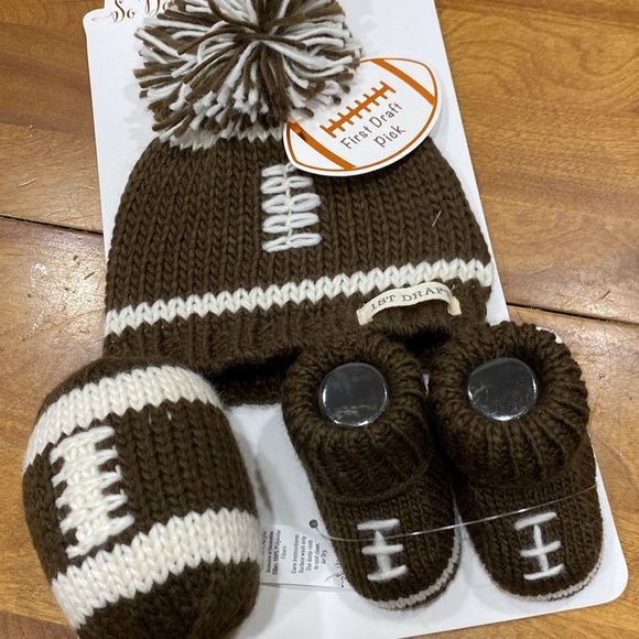 COPY - NWT. So’Dorable, infants’ size 0-12 months, 3 piece, hat/bootie/rattle … - Picture 1 of 15